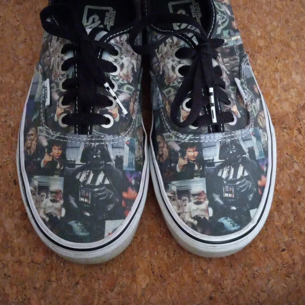 VANS Graphic Star Wars Print Sneakers Mens Sz. 7.5 Womens Sz. 9
